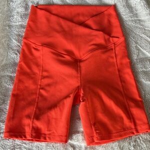 Wilo Women's Bold Orange Bike Shorts excellent condition